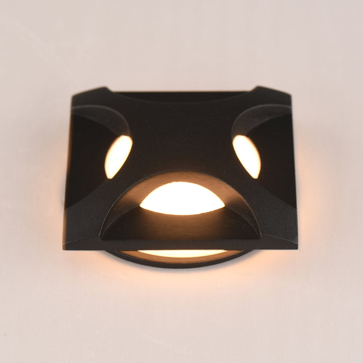 Alumilux Landscape 12V 3W In-Ground (2.5" L) by ET2 Lighting, styled view 5