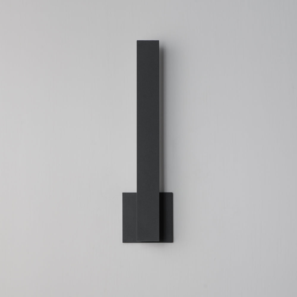 Alumilux: Line 5CCT 18" LED Outdoor Wall Sconce by ET2 Lighting, styled view 1