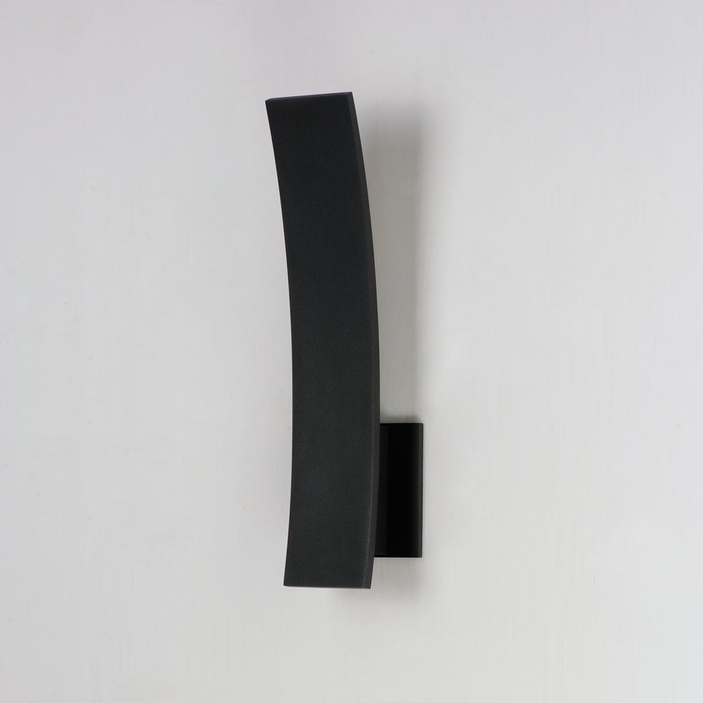 Alumilux: Prime LED Outdoor Wall Sconce by ET2 Lighting, styled view 1