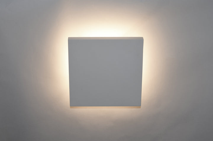 Alumilux: Tau LED Outdoor Wall Sconce by ET2 Lighting, detail view 1