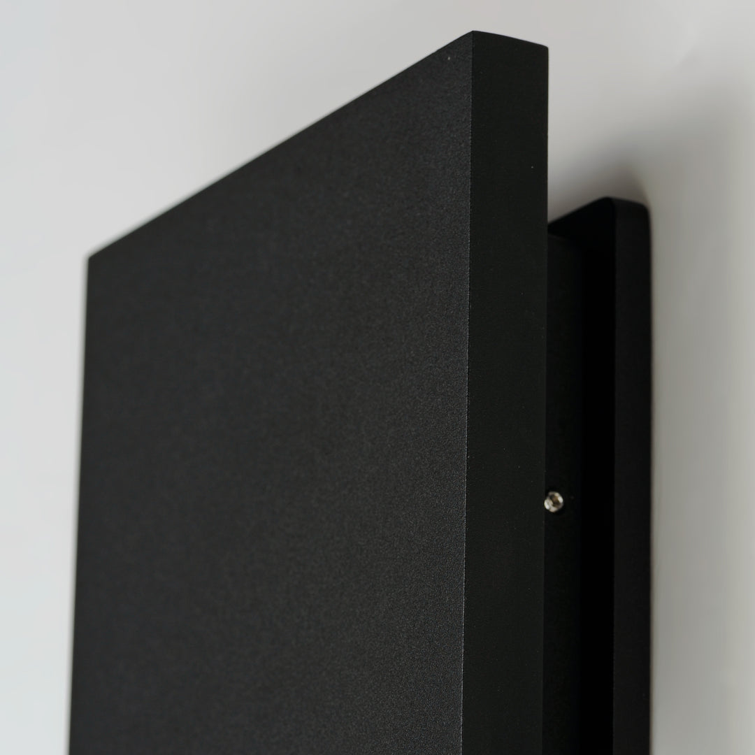 Alumilux: Tau LED Outdoor Wall Sconce by ET2 Lighting, styled view 6