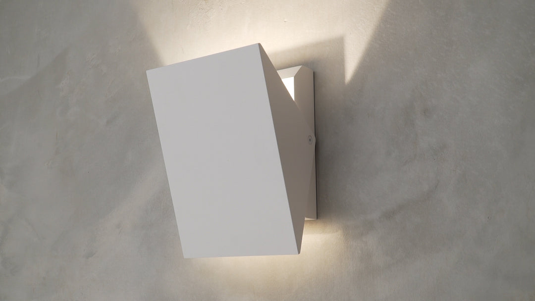 Alumilux: Tilt LED Outdoor Wall Sconce by ET2 Lighting, styled view 1