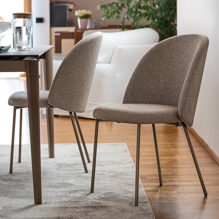 Artic Fast Extendable Dining Table by Connubia in a styled interior