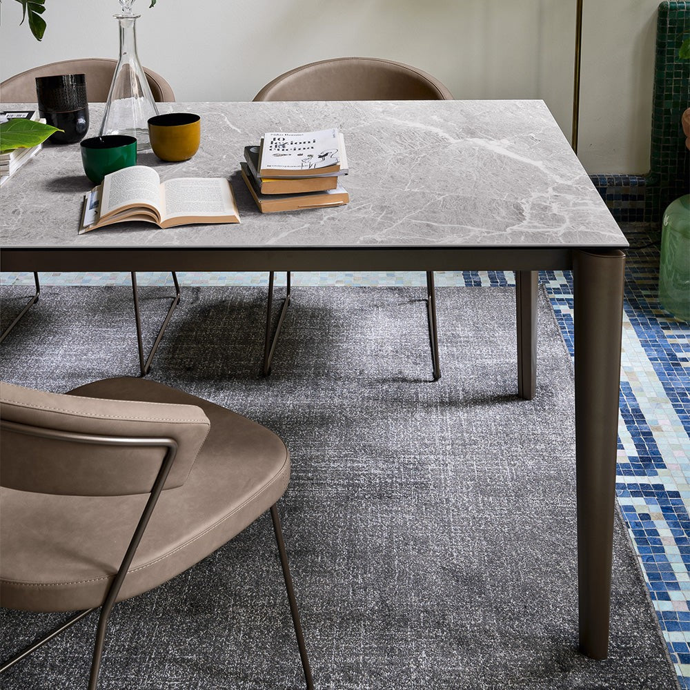 Artic Fast Extendable Dining Table by Connubia detail view