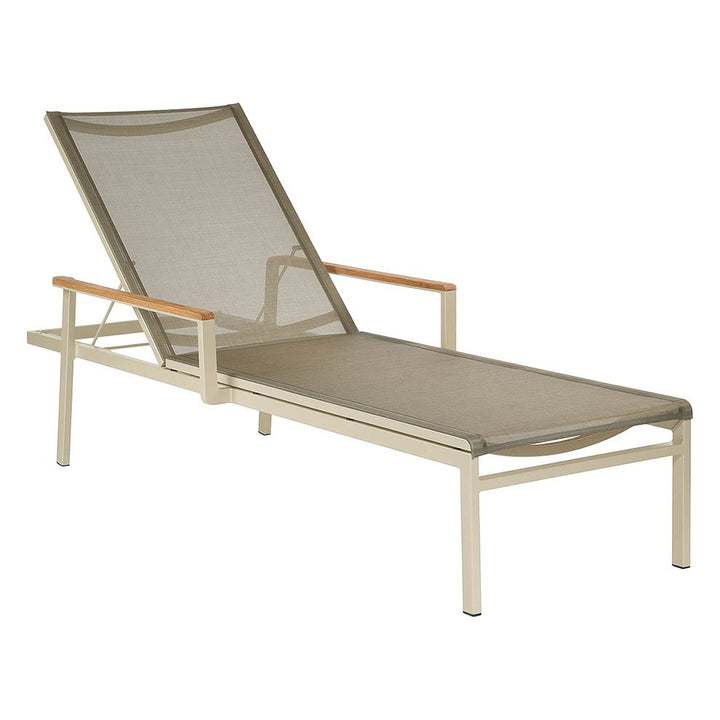 Aura Lounger by Barlow Tyrie – Champagne / Titanium