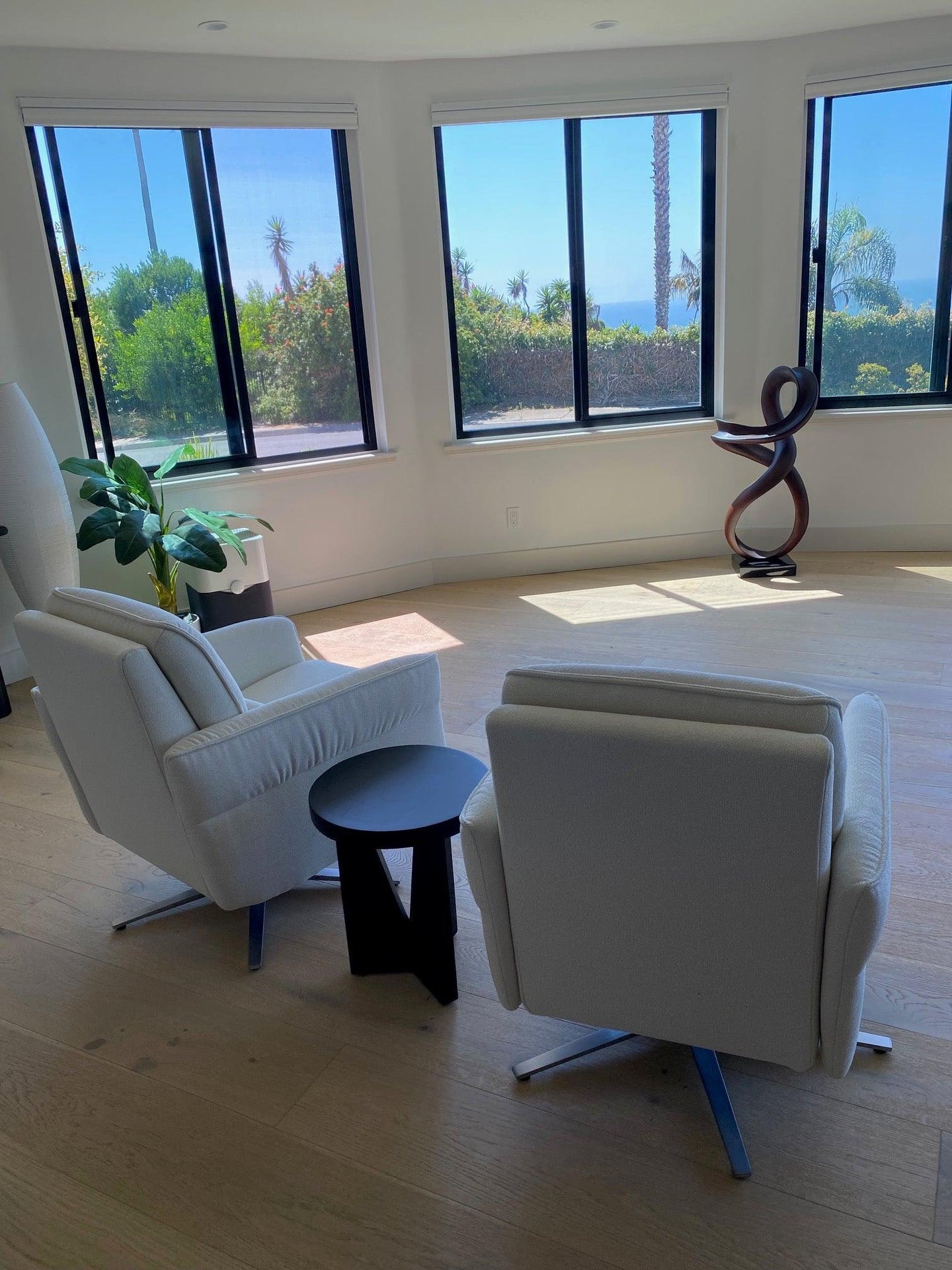 Aura Recliner With Hidden Headrest By Himolla Recliners Himolla