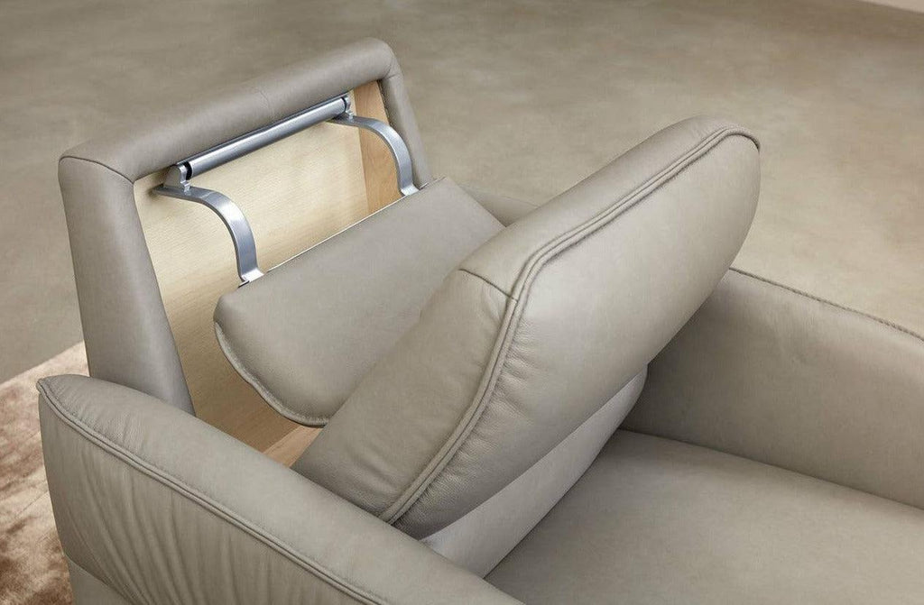 Aura Recliner With Hidden Headrest Recliners Himolla