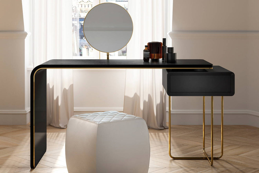 Auri Desk