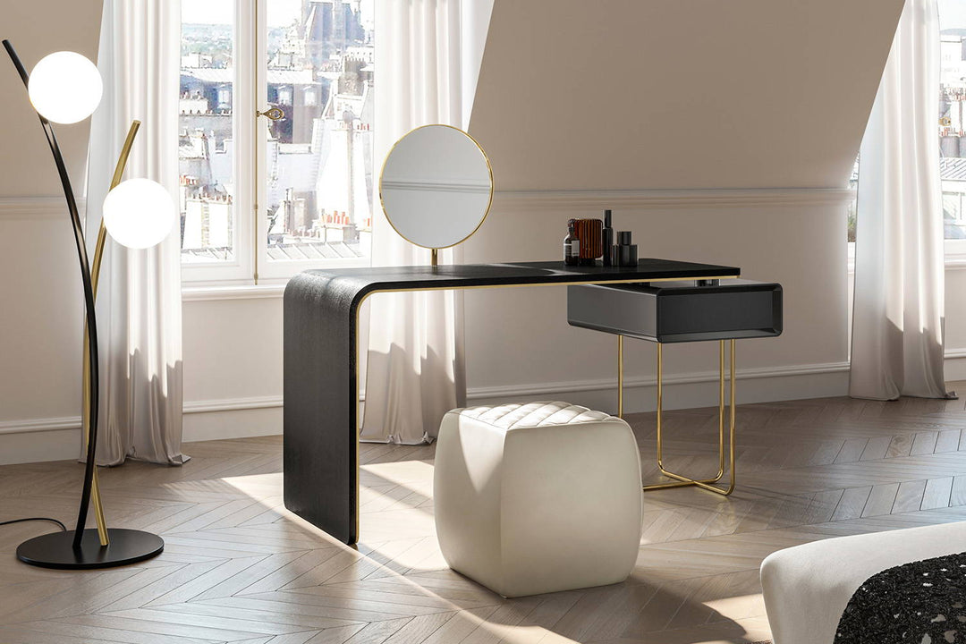 Auri Desk