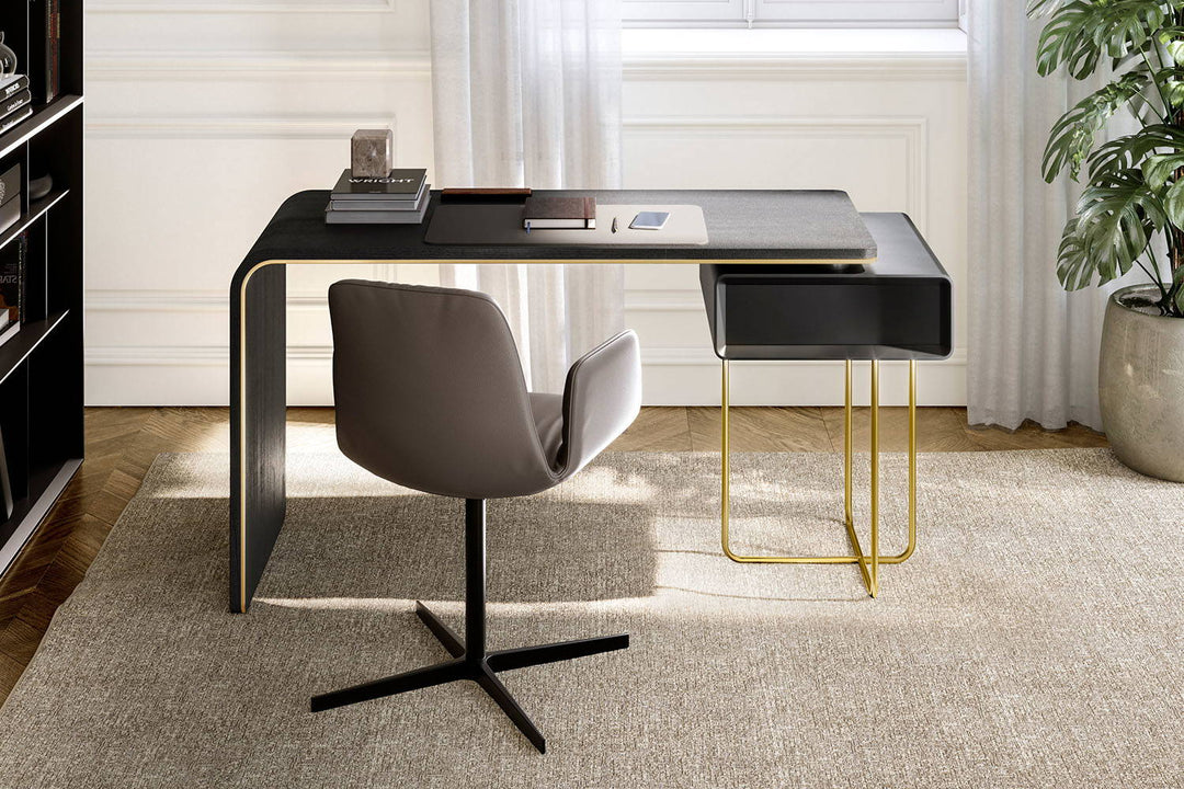 Auri Desk