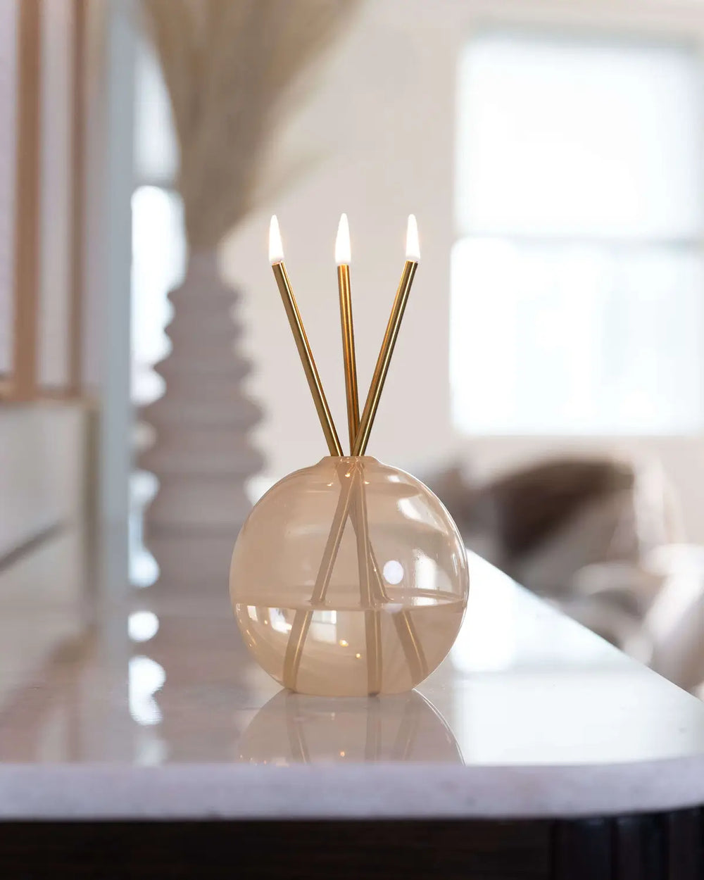 Neva Candle Set — Gold / Pampas — lifestyle