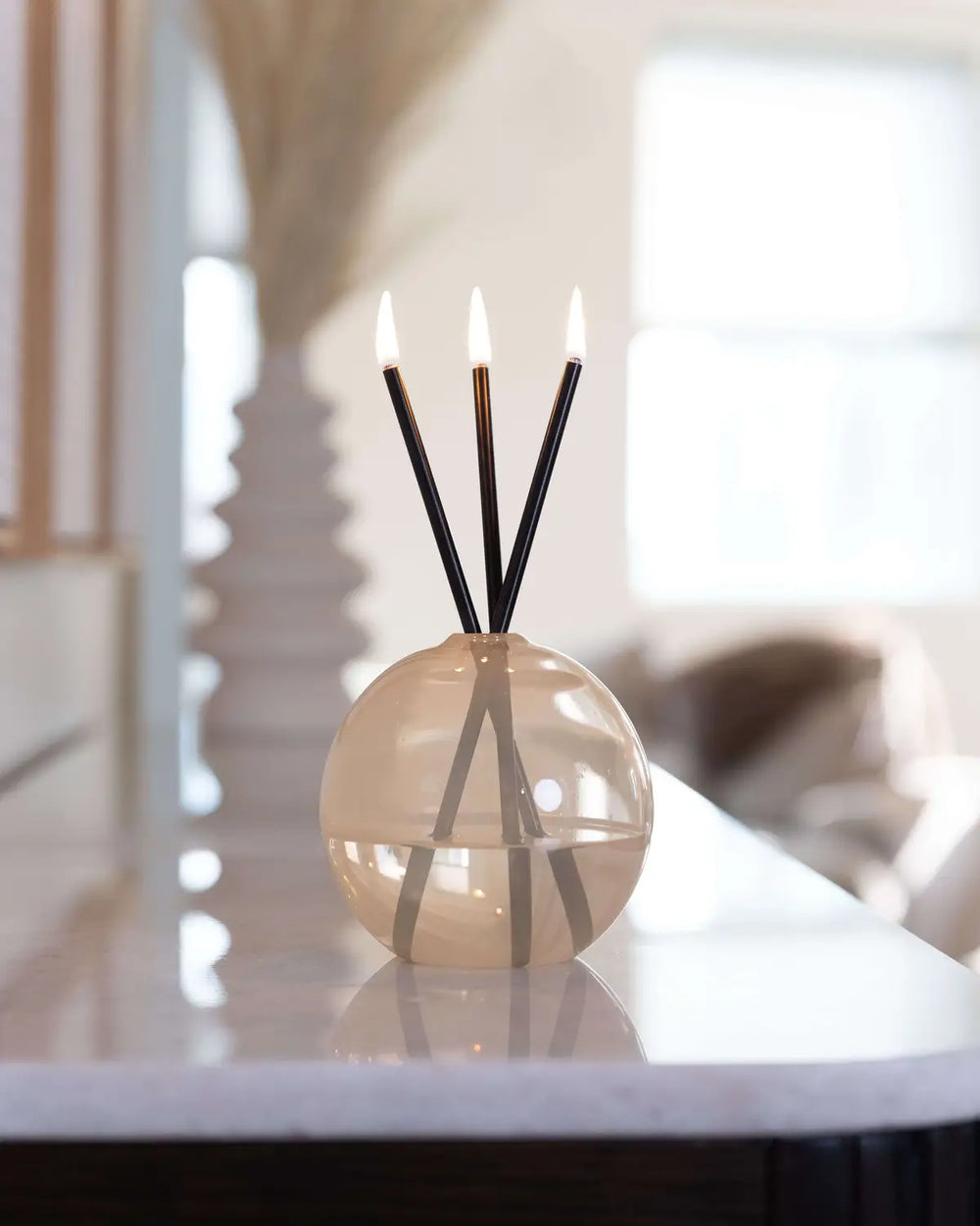 Neva Candle Set — Black / Pampas — lifestyle