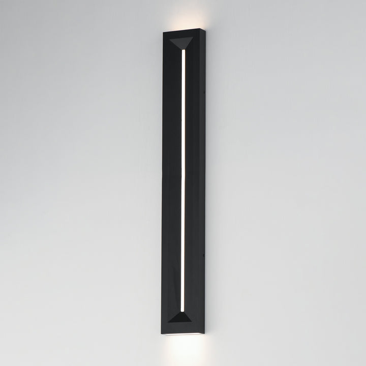 Fosso LED Outdoor Wall Sconce - 5cct by Studio M Lighting – lifestyle