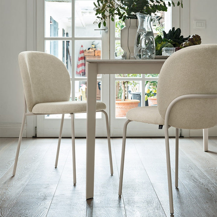 Band Extendable Dining Table by Connubia detail view