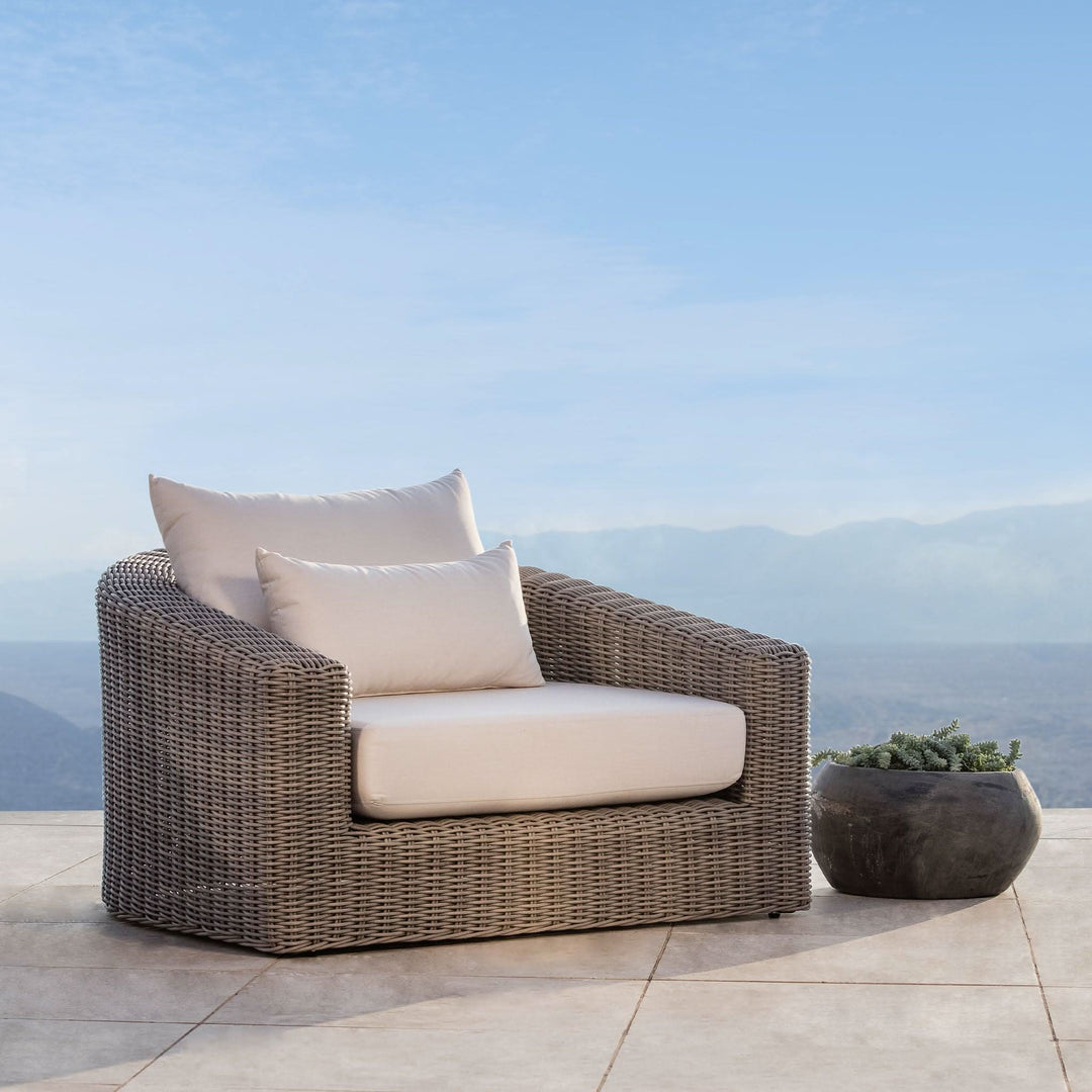 Barcelona Lounge Chair by Harbour lifestyle 1