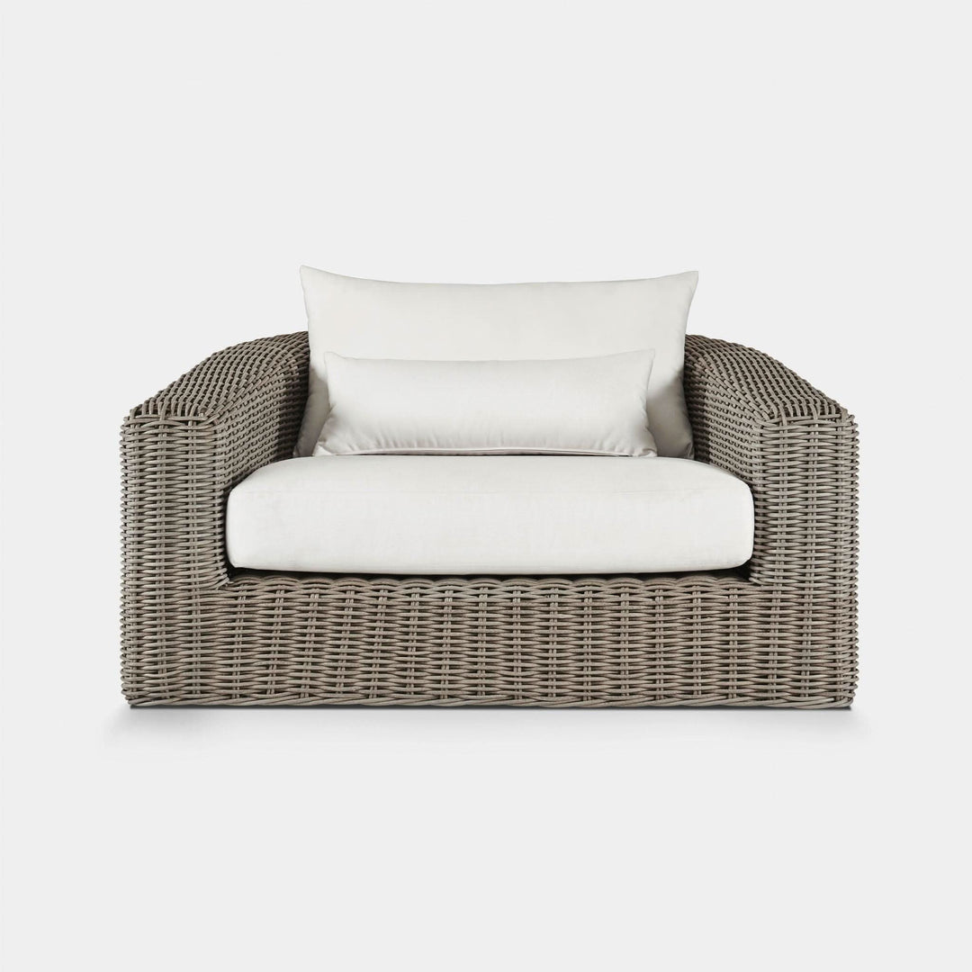 Barcelona Lounge Chair by Harbour detail view 1
