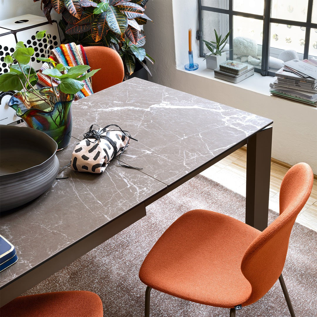 Baron Extendable Dining Table by Connubia detail view