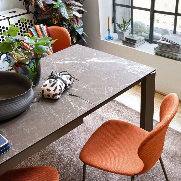 Baron Extendable Dining Table by Connubia detail view