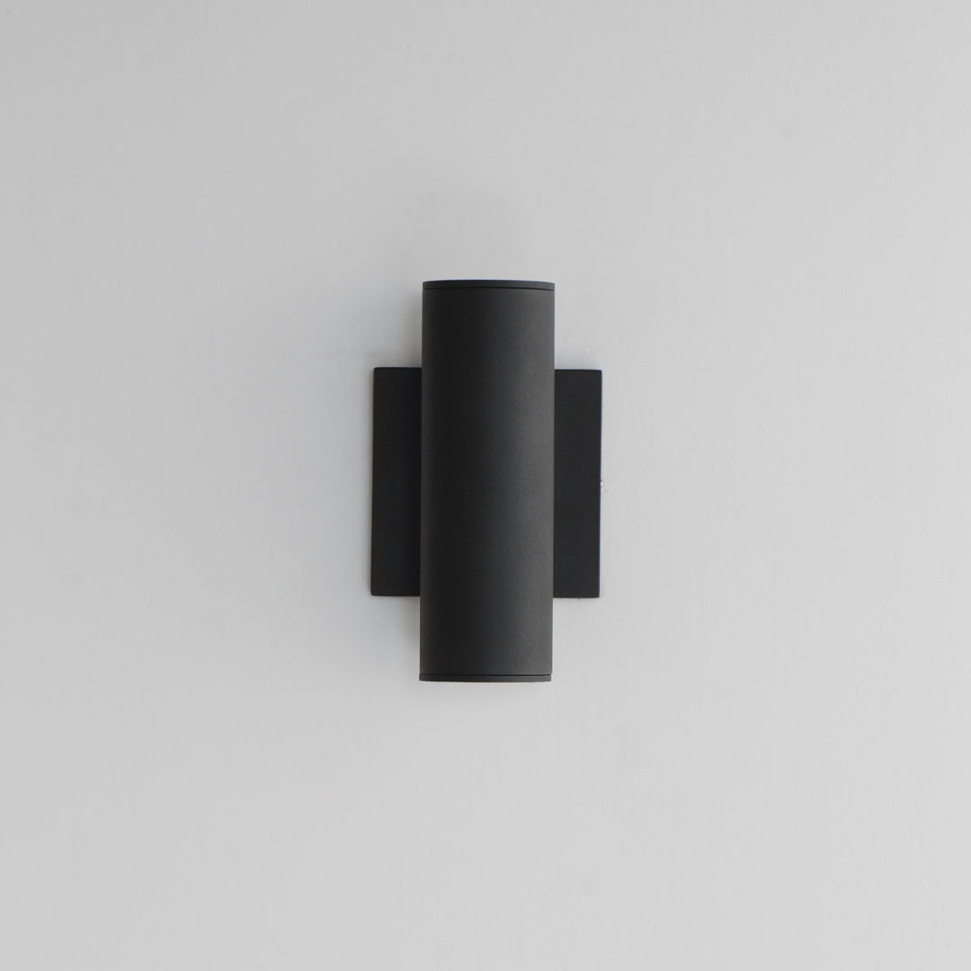 Calibro 7.5 LED Outdoor Sconce by Studio M Lighting – lifestyle