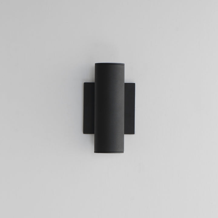 Calibro 7.5 LED Outdoor Sconce by Studio M Lighting – lifestyle