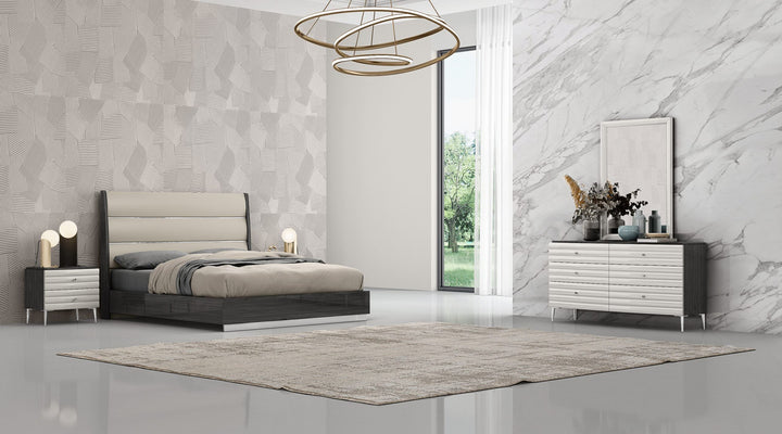 Pino Rectangular Mirror by Whiteline Modern Living – lifestyle