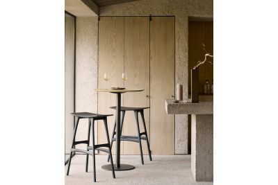 Ethnicraft Blend bar table in natural oak