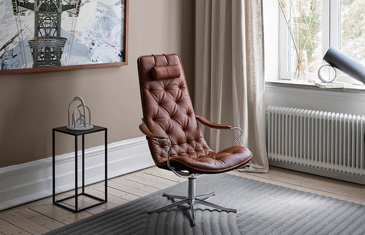 Bravo Swivel Chair — merchant website lifestyle
