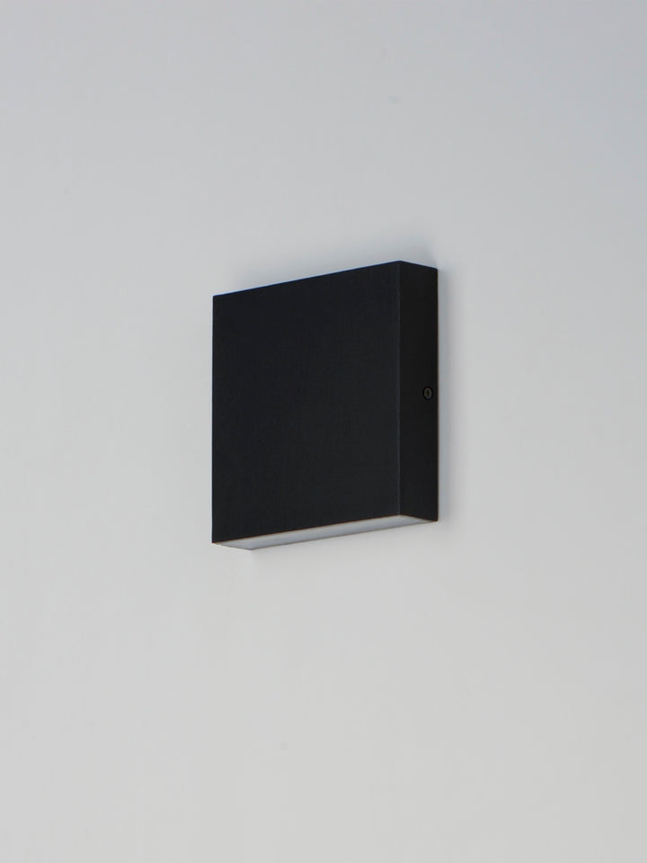 Brik 4.75" LED Outdoor Wall Sconce by ET2 Lighting, styled view 2