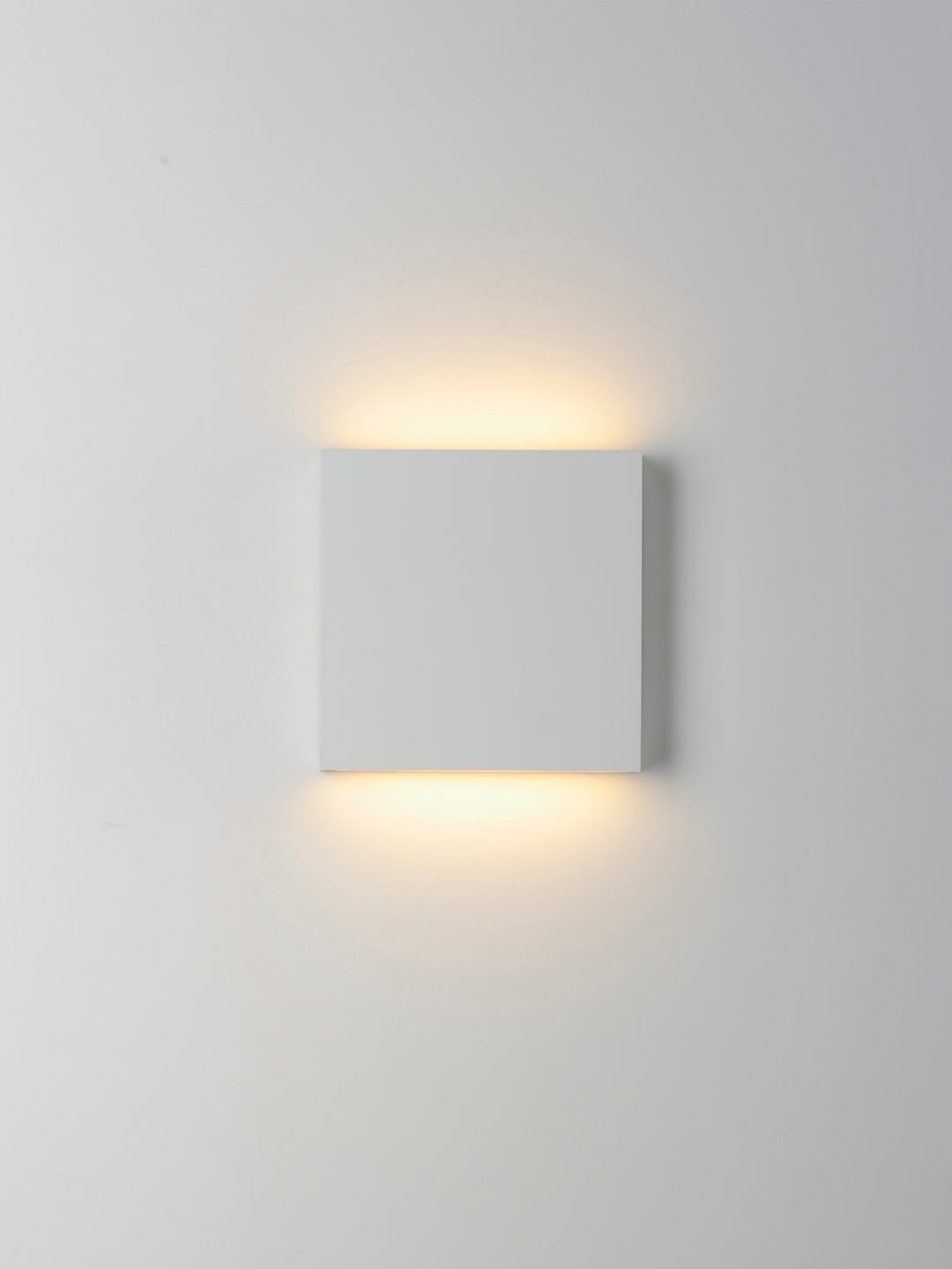 Brik 4.75" LED Outdoor Wall Sconce by ET2 Lighting, styled view 8