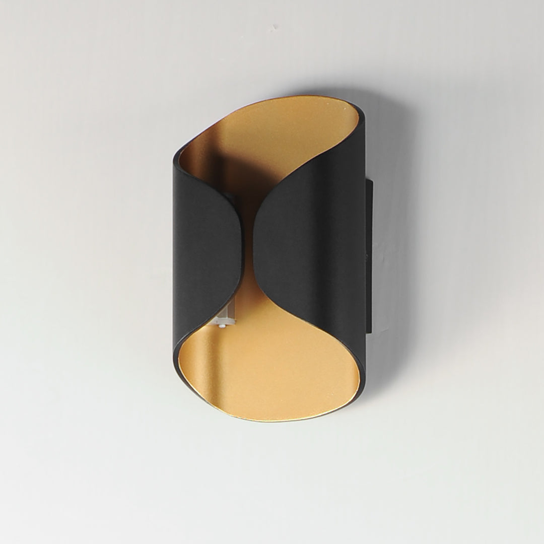 Folio 10" LED Outdoor Wall Lamp by Studio M Lighting – lifestyle