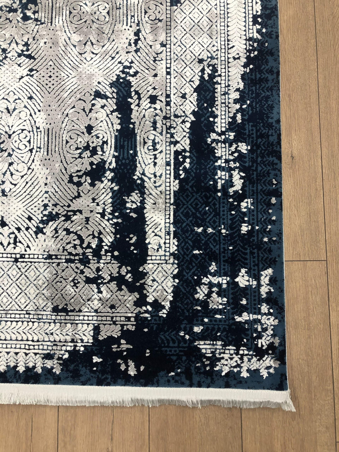 Juliet Rug by Whiteline Modern Living – lifestyle