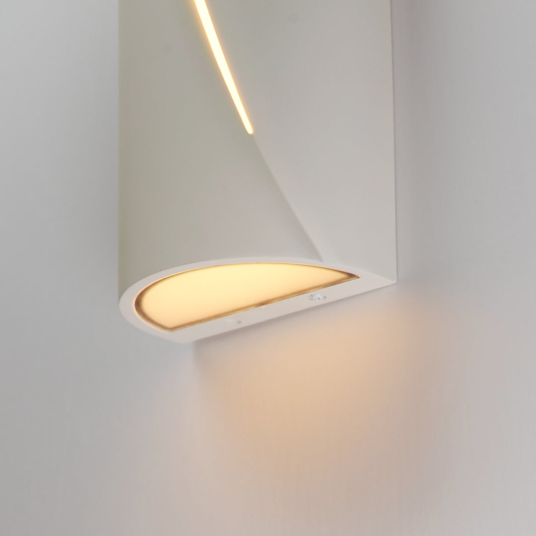 Puff 16 LED Outdoor Wall Sconce by Studio M Lighting – lifestyle
