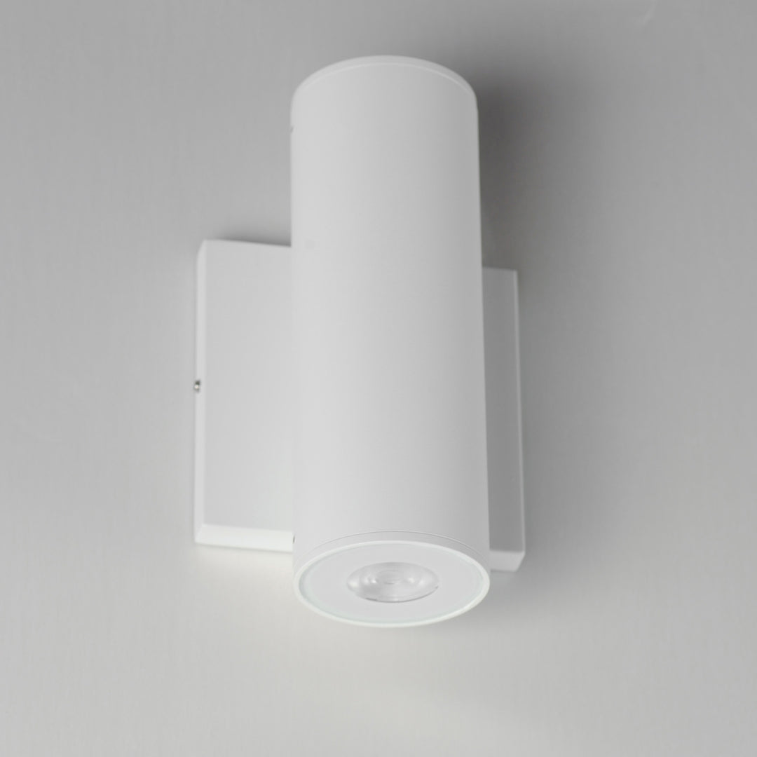 Calibro 7.5 LED Outdoor Sconce by Studio M Lighting – lifestyle