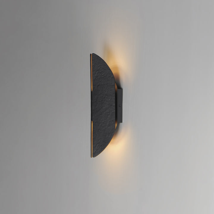 Tectonic 14 Outdoor LED Sconce by Studio M Lighting – lifestyle