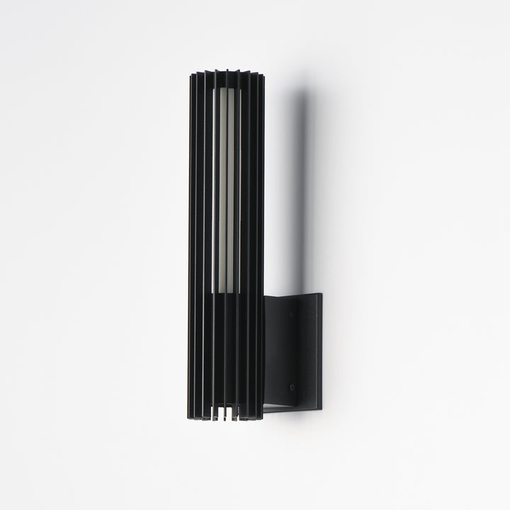 Citadel 14" LED Outdoor Wall Sconce by ET2 Lighting, detail view 1