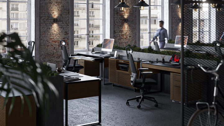Corridor 6501 Desk lifestyle
