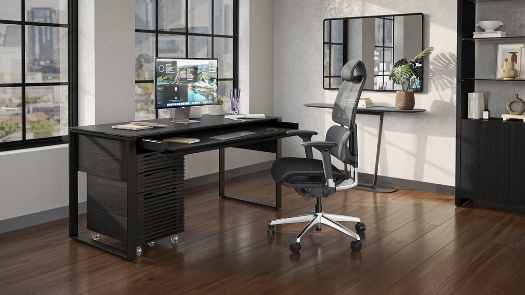 Corridor 6501 Desk lifestyle