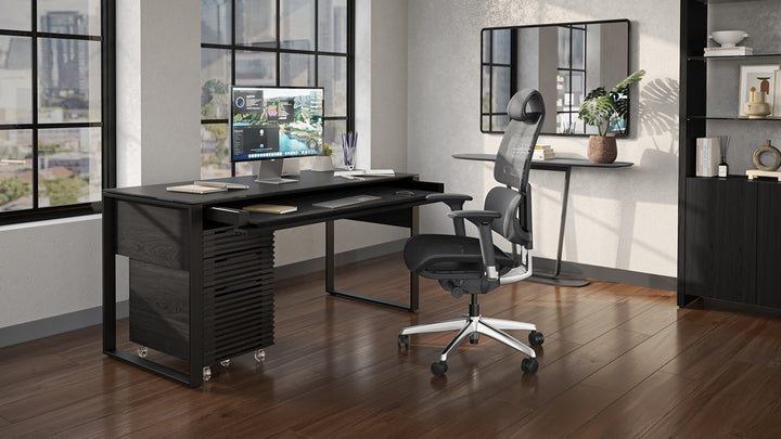 Corridor 6501 Desk lifestyle