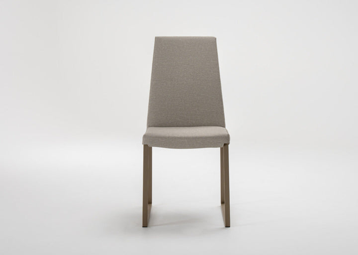 Curvo Dining Chair lifestyle view 3
