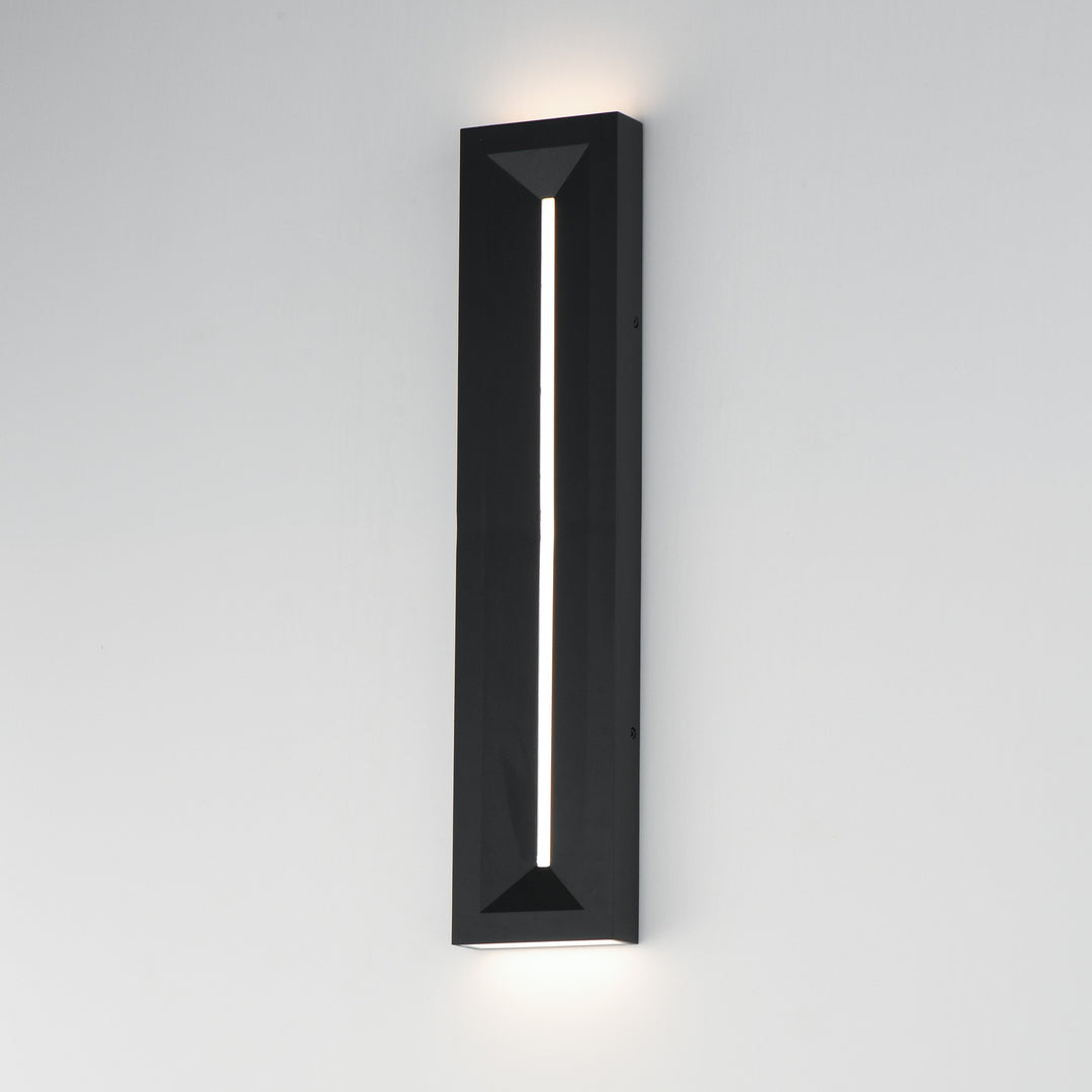Fosso LED Outdoor Wall Sconce - 5cct by Studio M Lighting – lifestyle