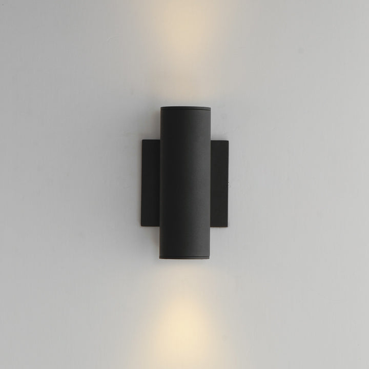 Calibro 7.5 LED Outdoor Sconce by Studio M Lighting – lifestyle
