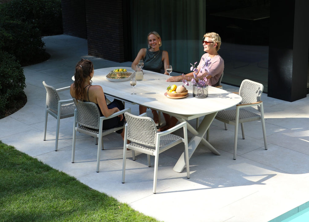 Albatros Oval Extendable Dining Table by Whiteline Modern Living – lifestyle