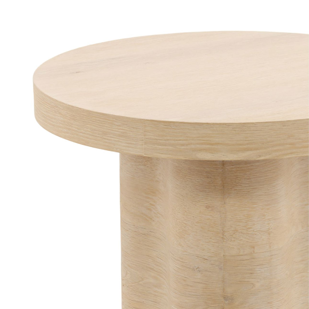 Kyrin Oak Veneer Side Table, detail 1 view