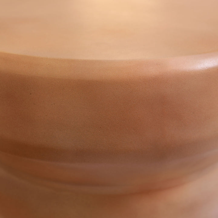 Rosso Terracotta Outdoor Side Table, detail 1 view