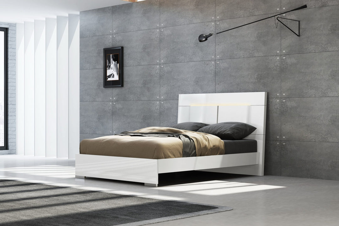 Chloe Bed Queen by Whiteline Modern Living – lifestyle