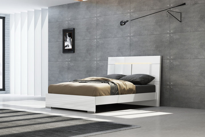 Chloe Bed Queen by Whiteline Modern Living – lifestyle