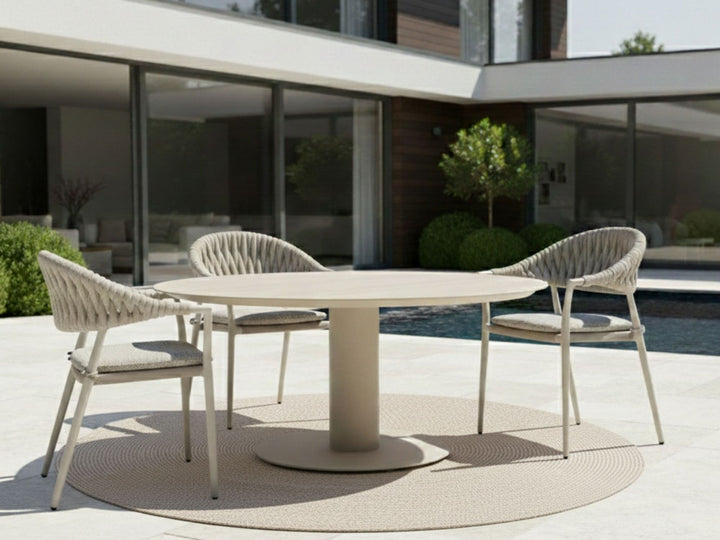 Tapiz Outdoor Round Rug by Whiteline Modern Living – lifestyle