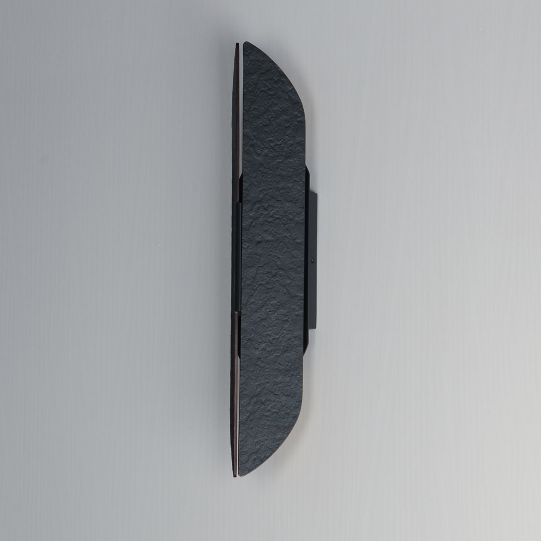 Tectonic 22 Outdoor LED Sconce by Studio M Lighting – lifestyle