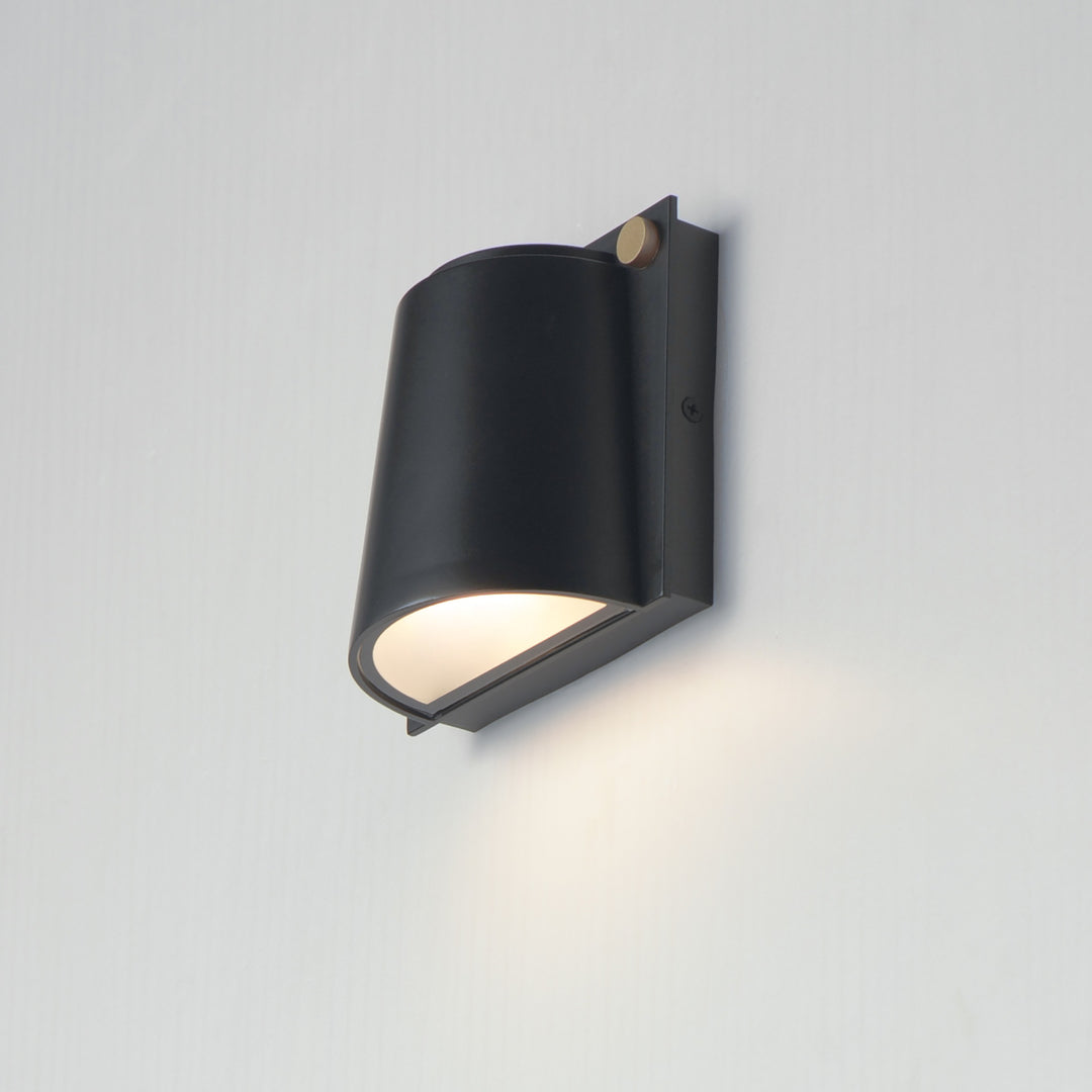 Rivet VX Small LED Outdoor Sconce by Studio M Lighting – lifestyle