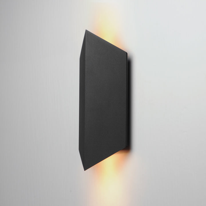 Fractal LED Outdoor Sconce 451562 by Studio M Lighting – lifestyle